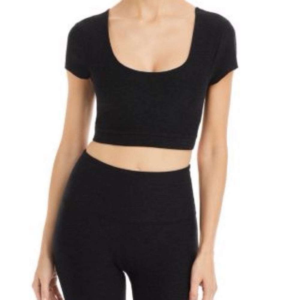Beyond Yoga what’s the scoop bra / tee size S